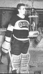 JackFountain1957FenwickTrophy.jpg (50843 bytes)